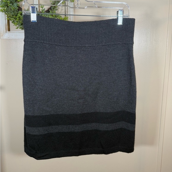 Loft striped black gray knitted wool blend skirt size Medium - Picture 2 of 6